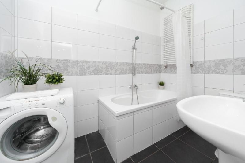 Dietla 57 - Diomedes Small One-bedroom 12 *